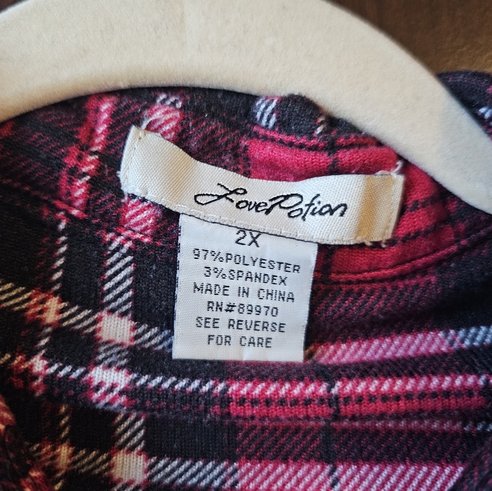 Red and Black Plaid 1/4 Button-Up Shirt - Picture 5 of 5